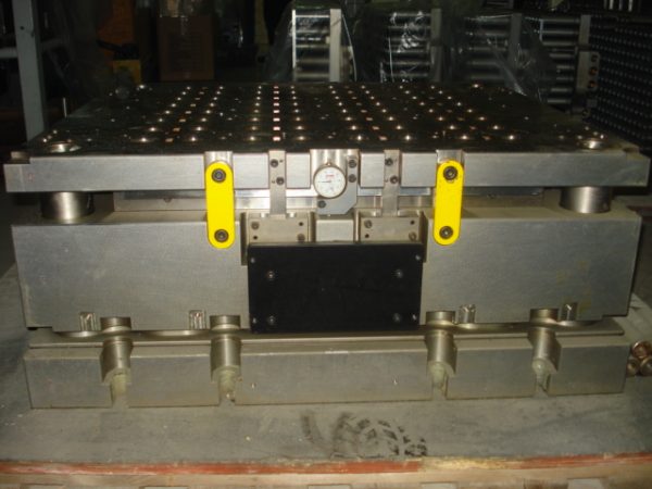 Corvaglia 64 Cavity 30/25 Closure Mould